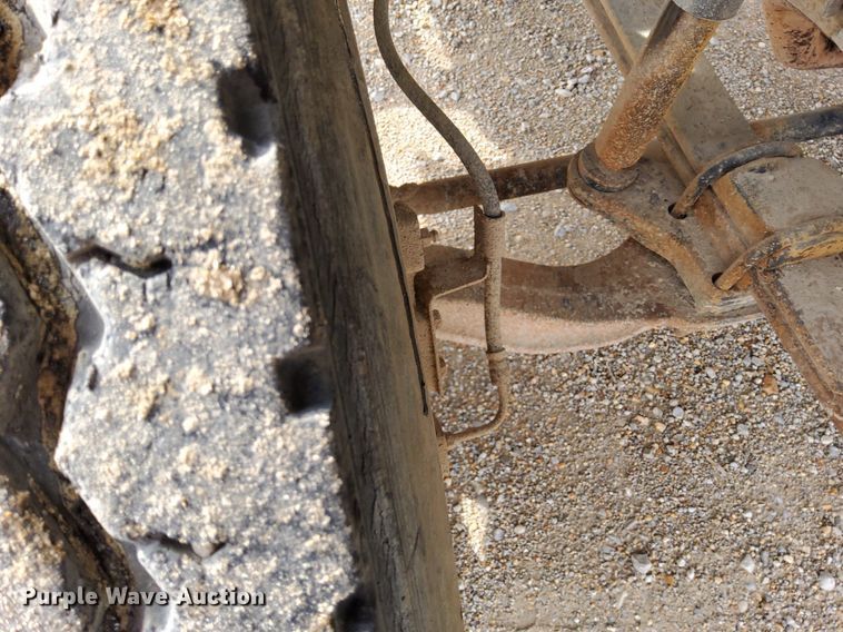 image for item DO4681 1995 GMC TopKick C5500 truck cab and chassis