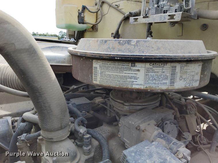 image for item DO4681 1995 GMC TopKick C5500 truck cab and chassis