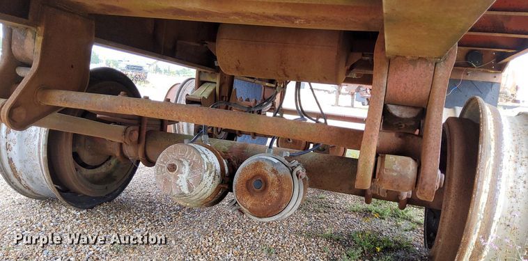 image for item DO4683 1974 Dorsey flatbed trailer