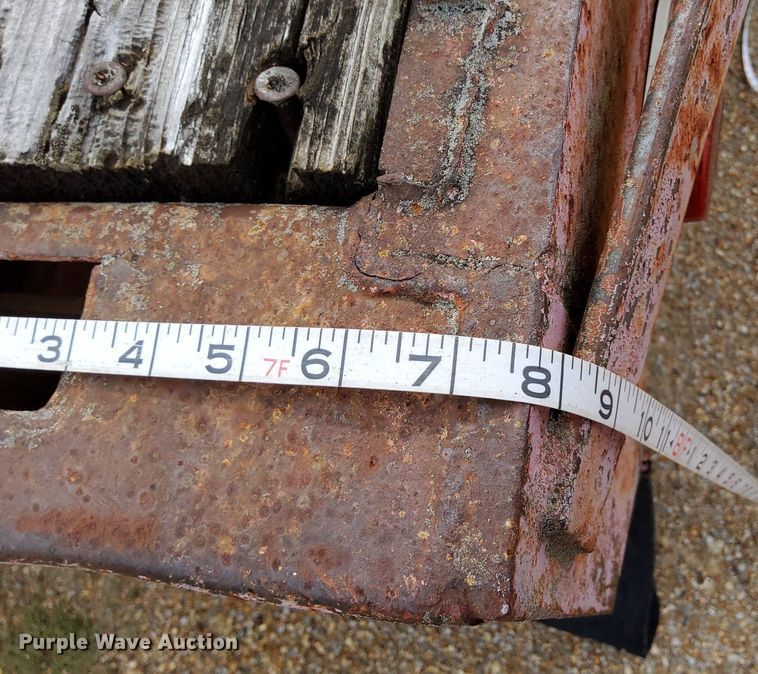 image for item DO4683 1974 Dorsey flatbed trailer