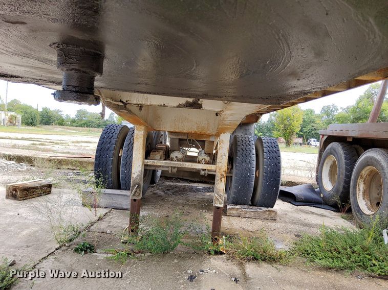 image for item DO4684 1979 Hillbilt end dump trailer