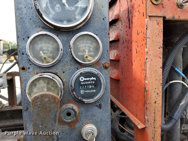 image for item DO4685 2001 International 4700 oil distributor truck