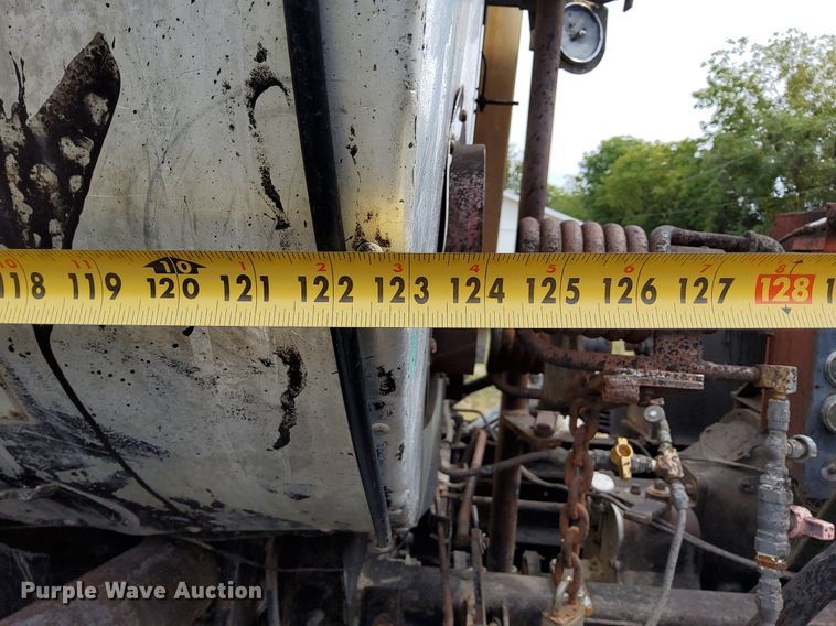 image for item DO4685 2001 International 4700 oil distributor truck