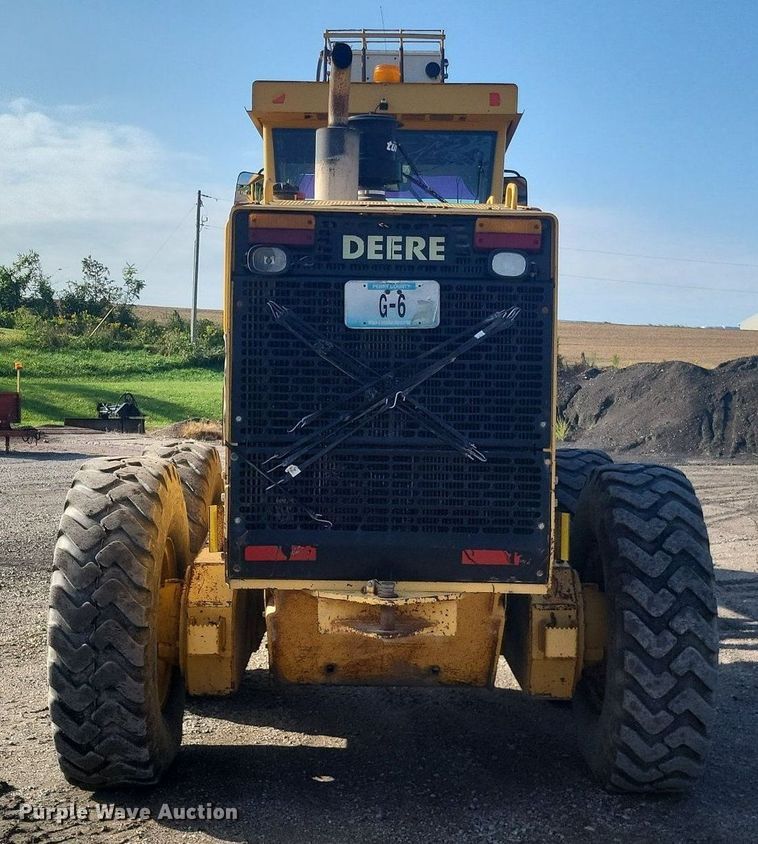 image for item DO4686 1997 John Deere 670CH  motor grader