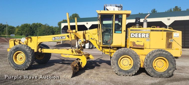 image for item DO4686 1997 John Deere 670CH  motor grader