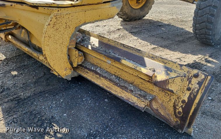 image for item DO4686 1997 John Deere 670CH  motor grader