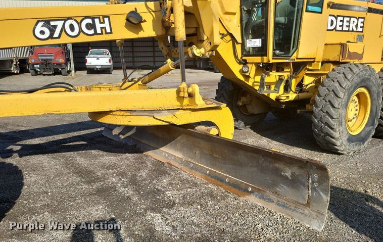 image for item DO4686 1997 John Deere 670CH  motor grader