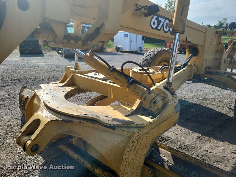 image for item DO4686 1997 John Deere 670CH  motor grader