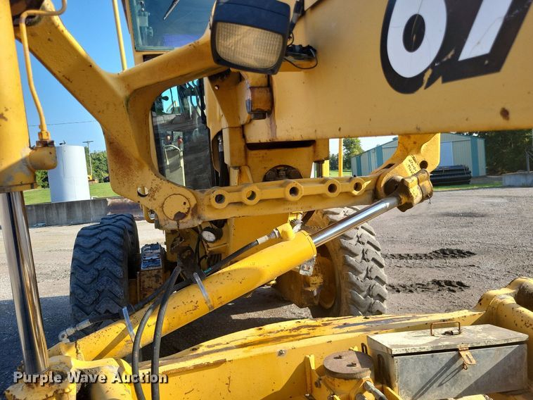 image for item DO4686 1997 John Deere 670CH  motor grader