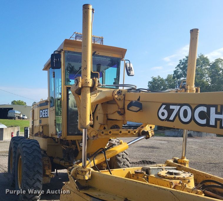 image for item DO4686 1997 John Deere 670CH  motor grader