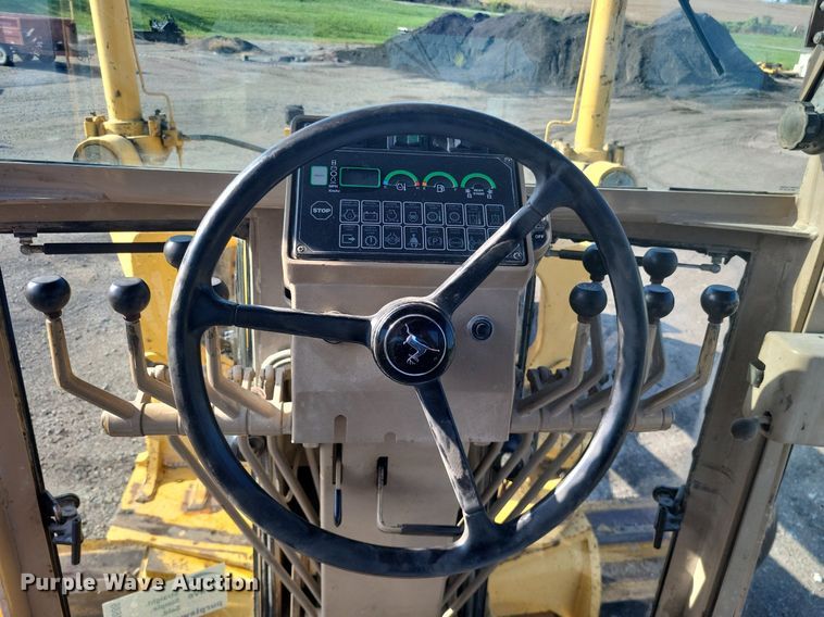 image for item DO4686 1997 John Deere 670CH  motor grader