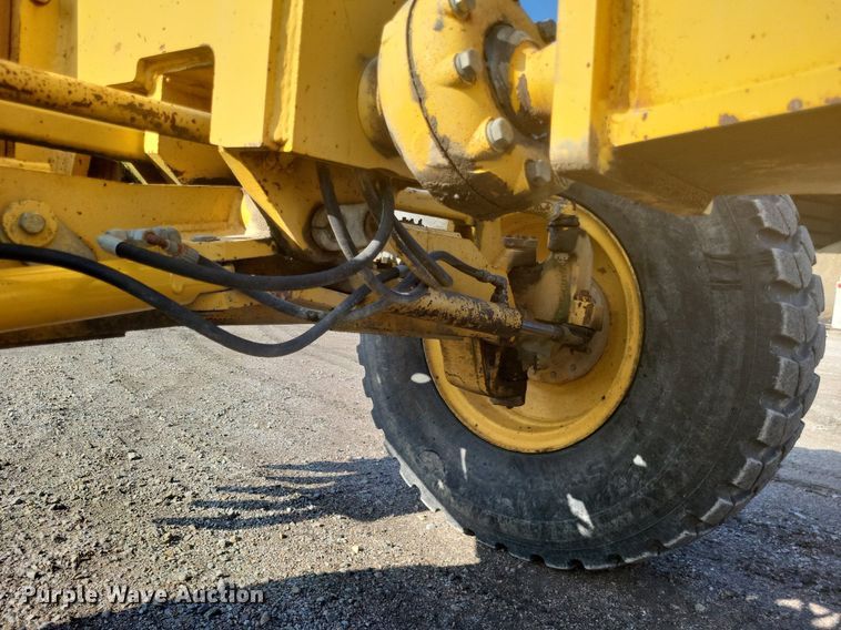 image for item DO4686 1997 John Deere 670CH  motor grader