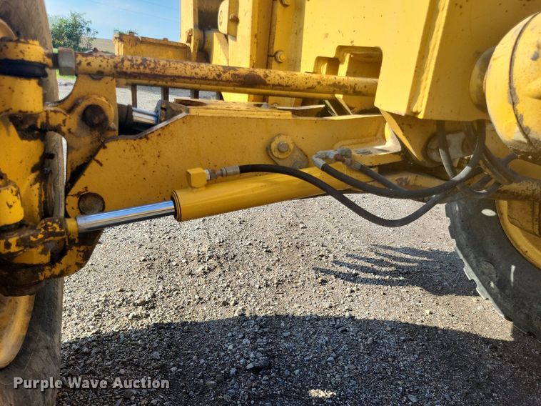 image for item DO4686 1997 John Deere 670CH  motor grader