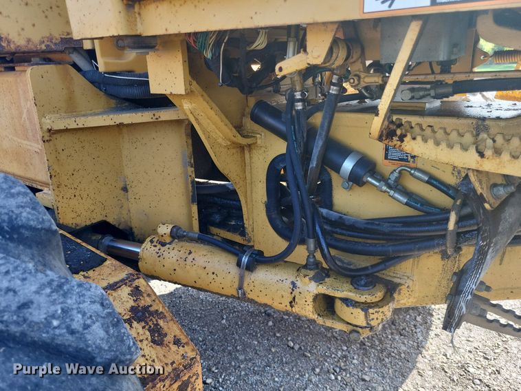 image for item DO4686 1997 John Deere 670CH  motor grader