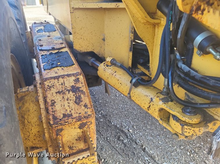 image for item DO4686 1997 John Deere 670CH  motor grader