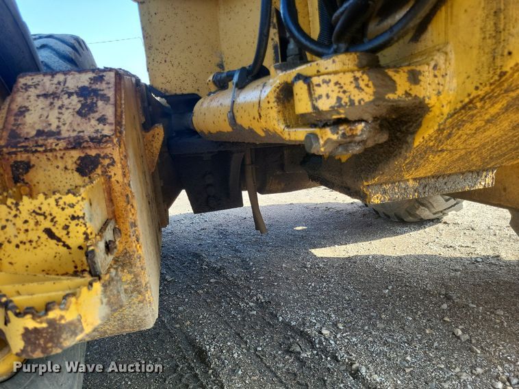 image for item DO4686 1997 John Deere 670CH  motor grader