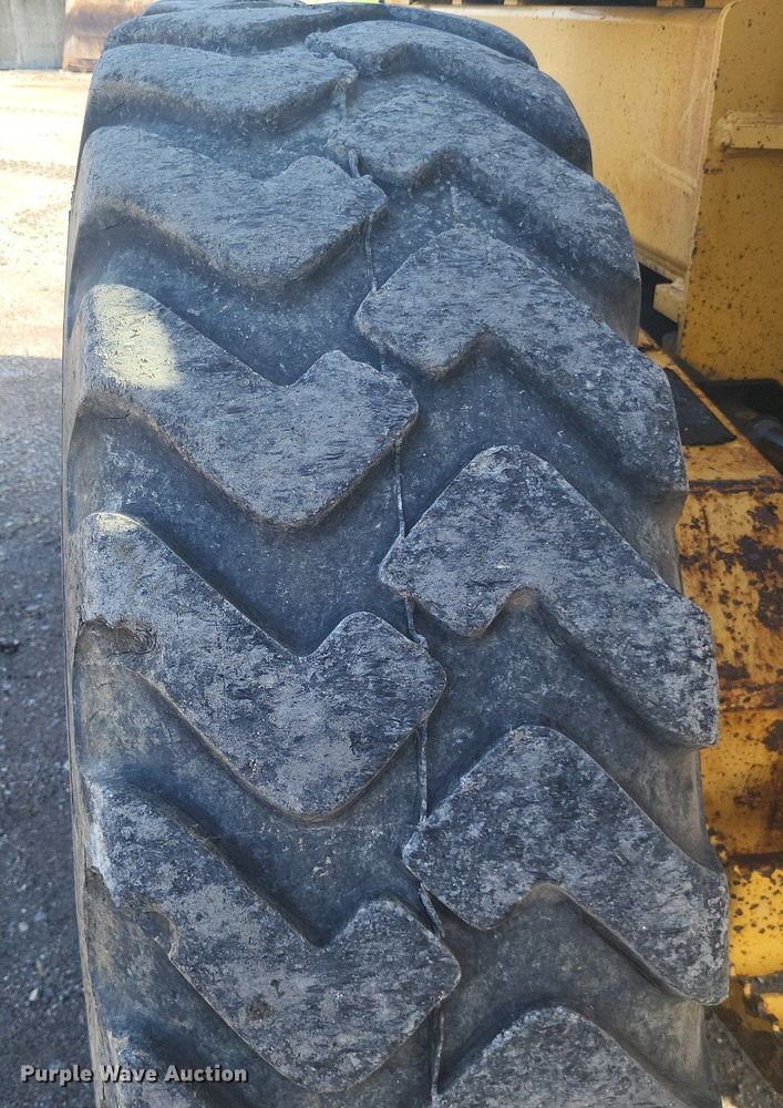 image for item DO4686 1997 John Deere 670CH  motor grader