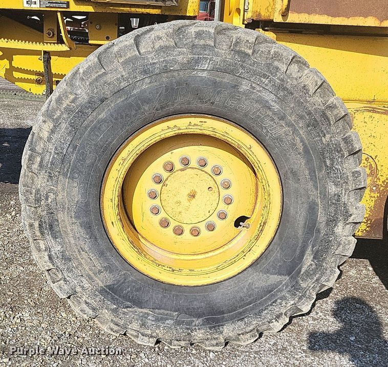 image for item DO4686 1997 John Deere 670CH  motor grader