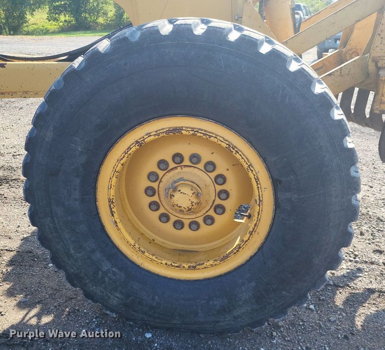 image for item DO4686 1997 John Deere 670CH  motor grader