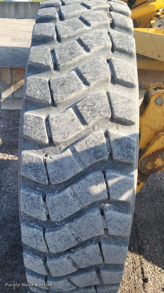 image for item DO4686 1997 John Deere 670CH  motor grader