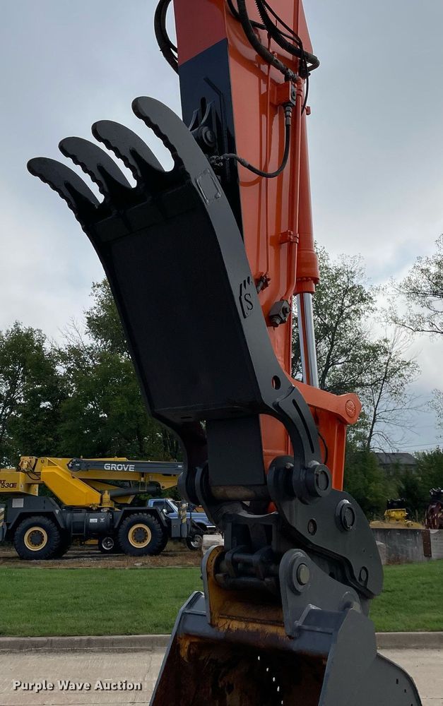 image for item DP0055 2016 Hitachi  ZX300LC-6N excavator