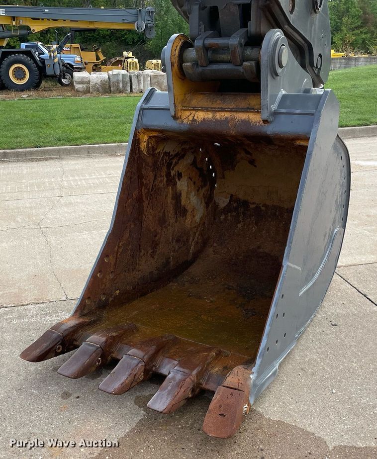 image for item DP0055 2016 Hitachi  ZX300LC-6N excavator