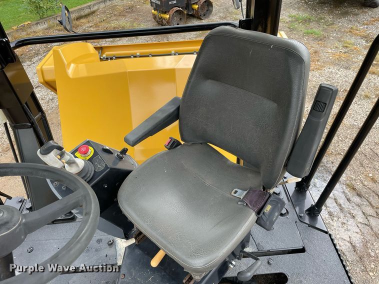 image for item DP0059 2013 Caterpillar CB64  double drum vibratory roller