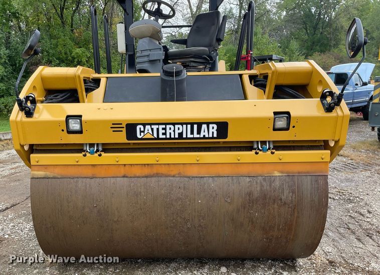 image for item DP0059 2013 Caterpillar CB64  double drum vibratory roller