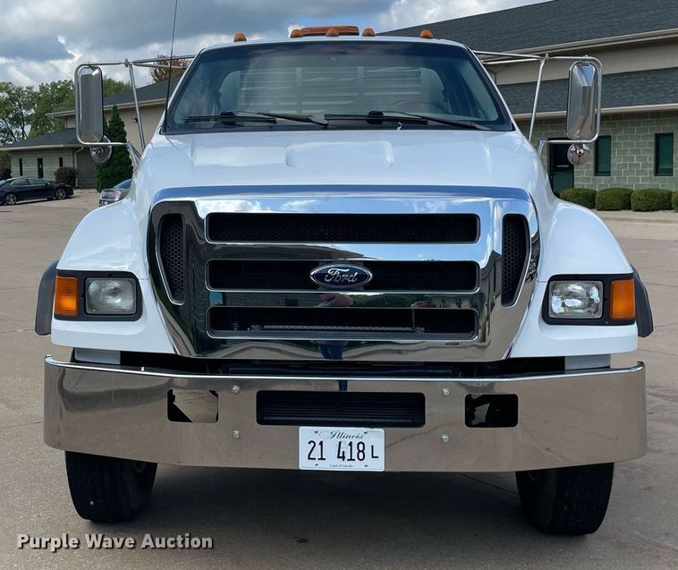 image for item DP0061 2004 Ford F750 Super Duty  flatbed truck