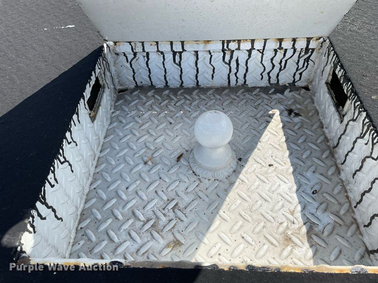 image for item DP0061 2004 Ford F750 Super Duty  flatbed truck