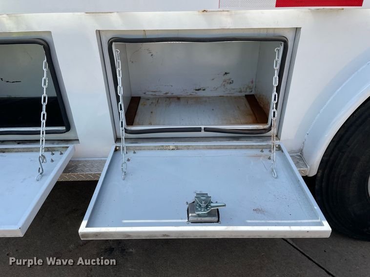 image for item DP0061 2004 Ford F750 Super Duty  flatbed truck