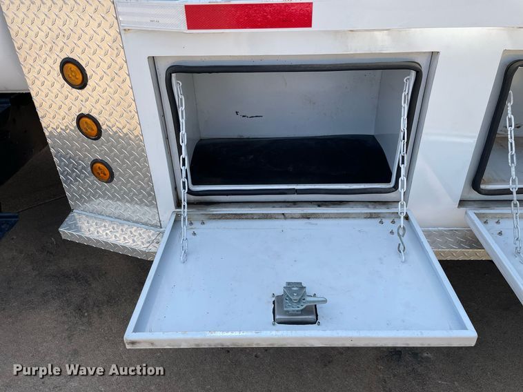 image for item DP0061 2004 Ford F750 Super Duty  flatbed truck