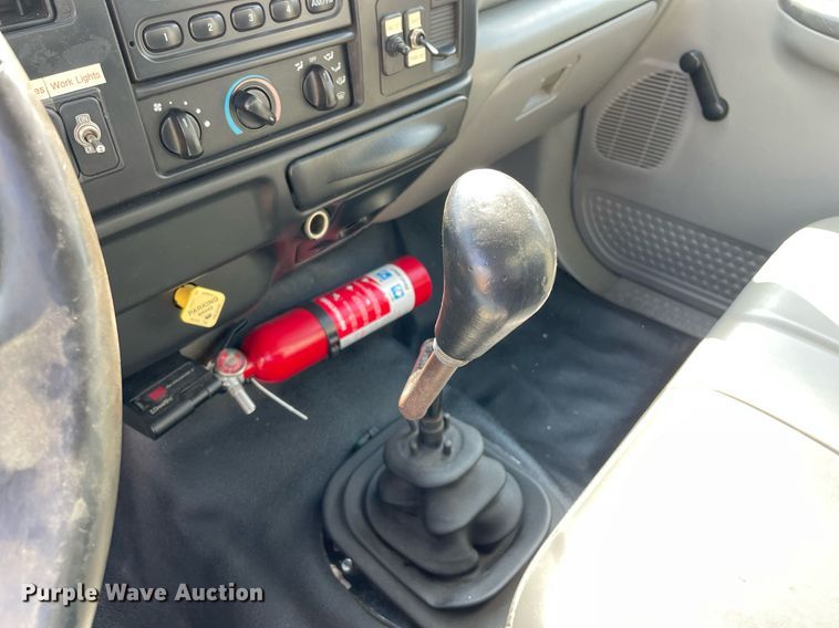 image for item DP0061 2004 Ford F750 Super Duty  flatbed truck