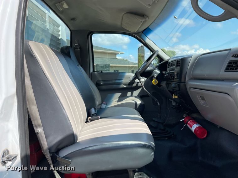 image for item DP0061 2004 Ford F750 Super Duty  flatbed truck