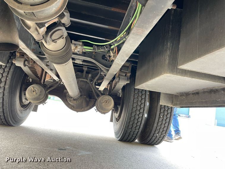 image for item DP0061 2004 Ford F750 Super Duty  flatbed truck