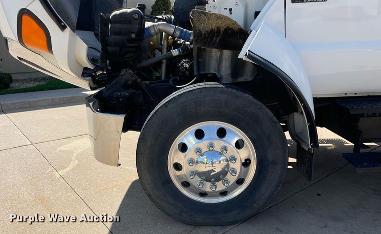 image for item DP0061 2004 Ford F750 Super Duty  flatbed truck