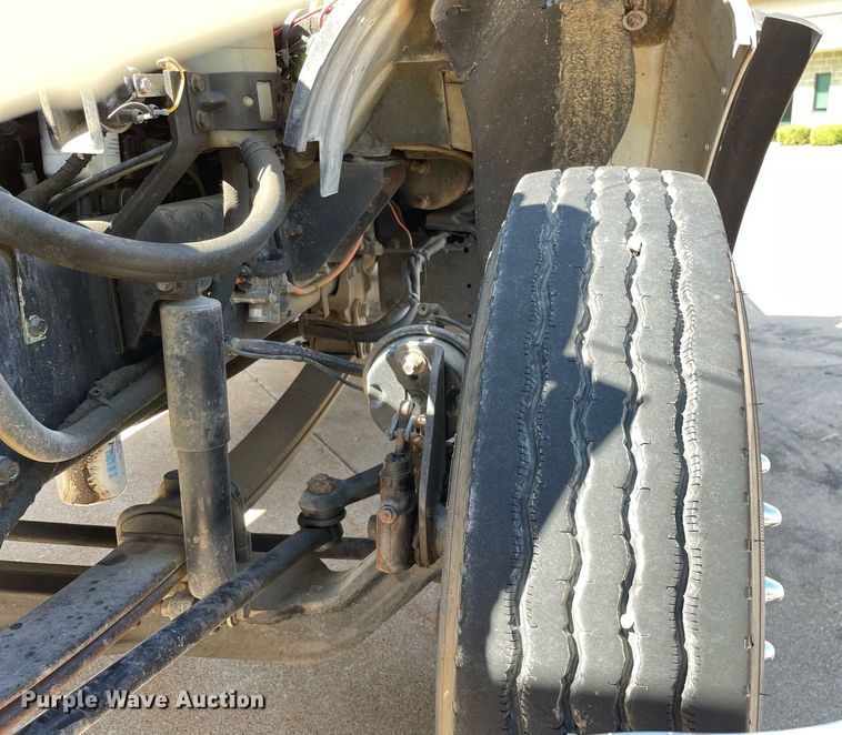 image for item DP0061 2004 Ford F750 Super Duty  flatbed truck