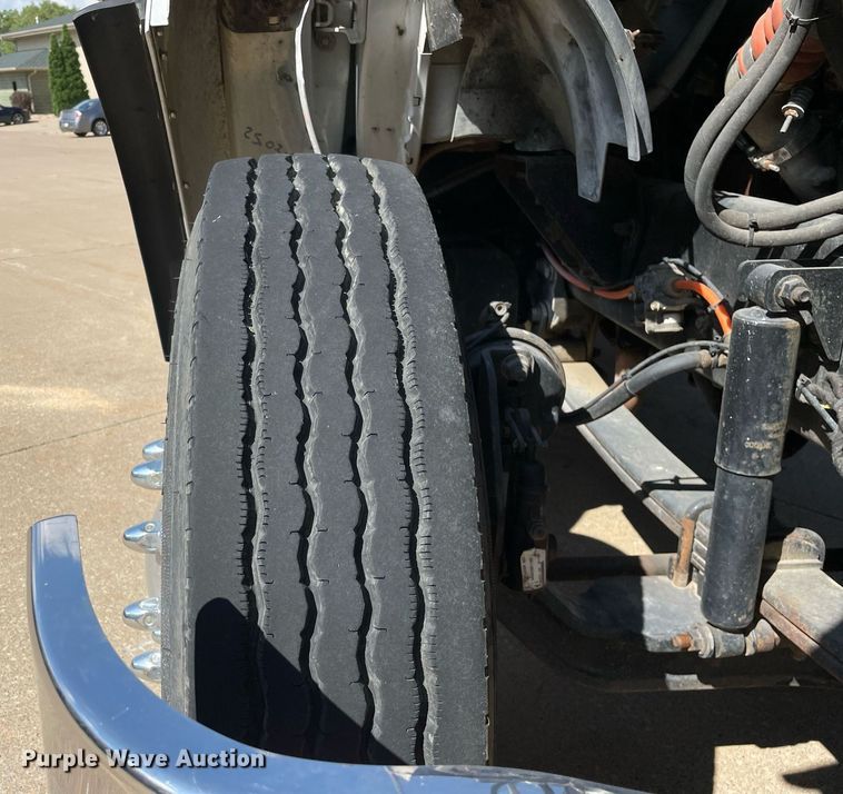 image for item DP0061 2004 Ford F750 Super Duty  flatbed truck