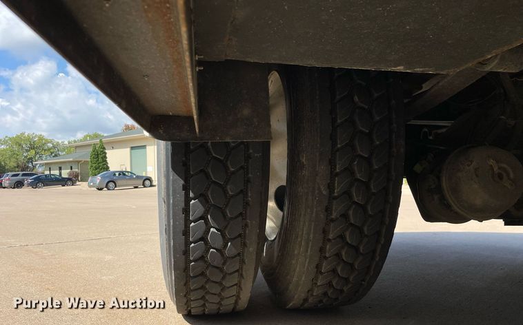 image for item DP0061 2004 Ford F750 Super Duty  flatbed truck