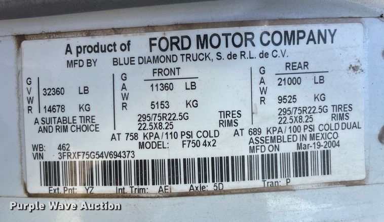 image for item DP0061 2004 Ford F750 Super Duty  flatbed truck