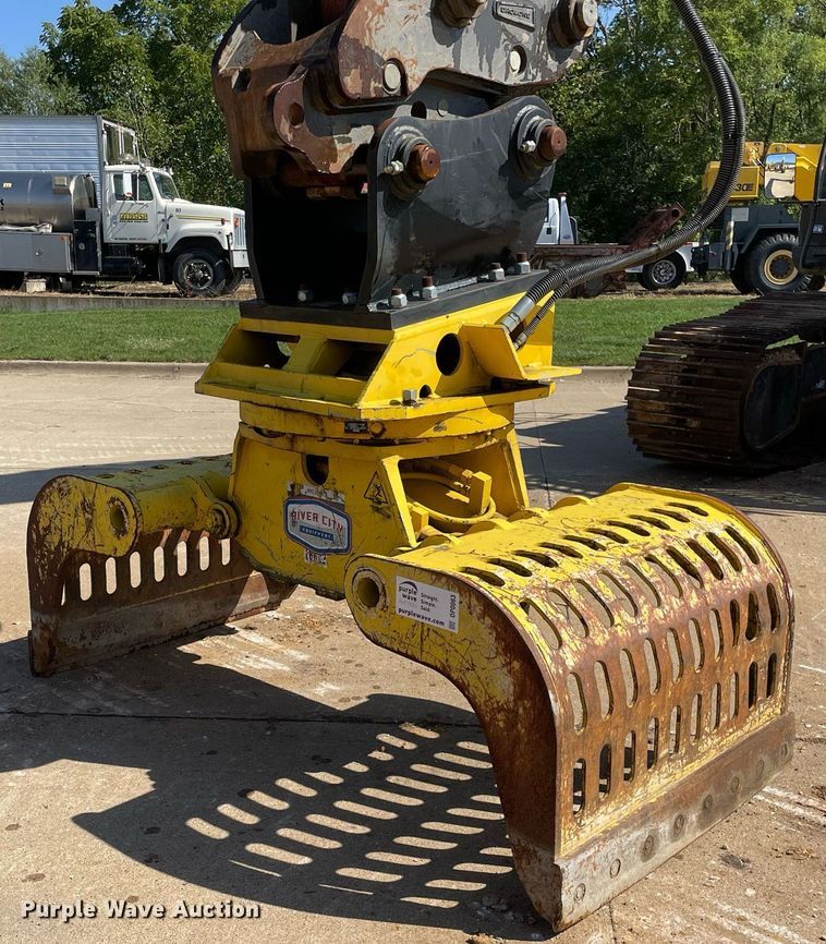 image for item DP0063 2018 Epiroc MG2300  excavator grapple