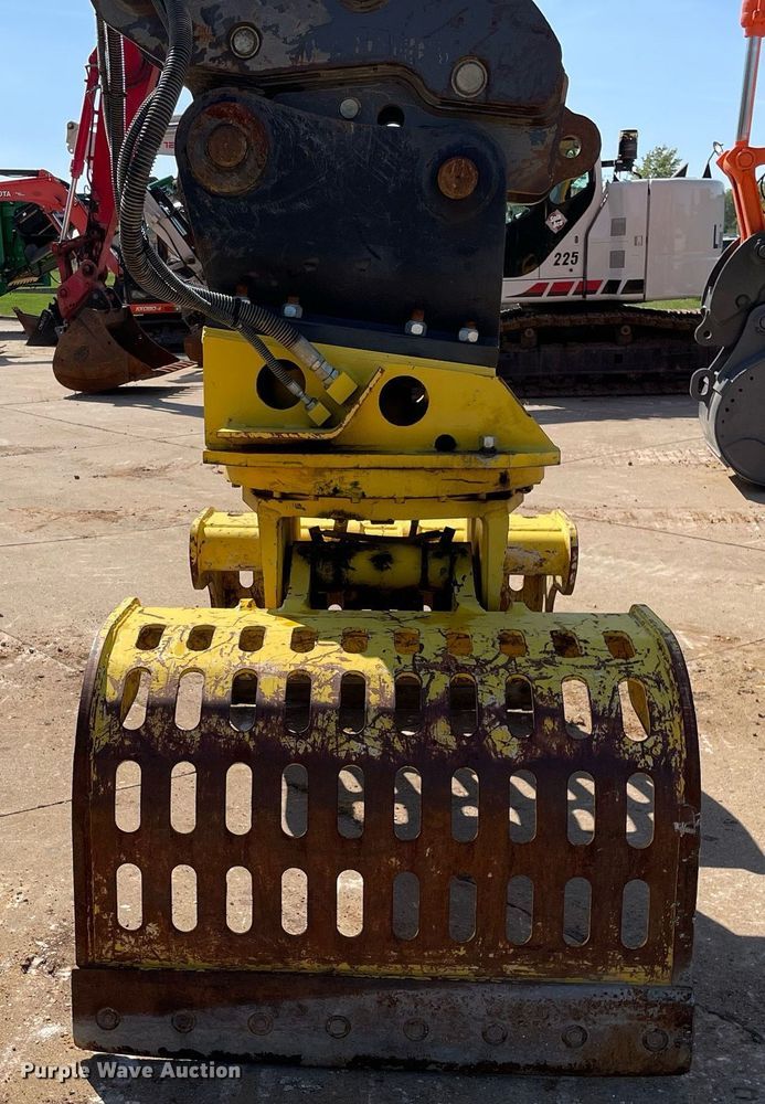 image for item DP0063 2018 Epiroc MG2300  excavator grapple