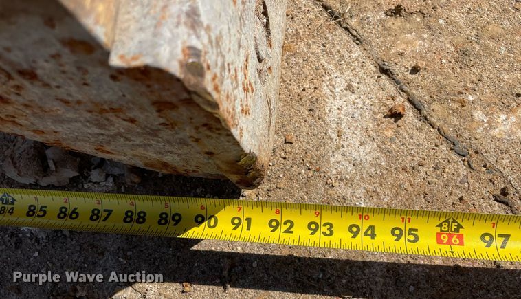 image for item DP0063 2018 Epiroc MG2300  excavator grapple