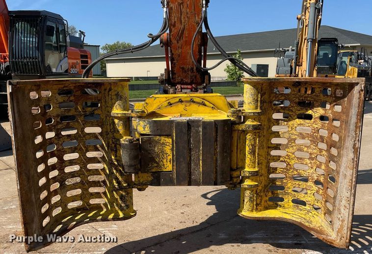 image for item DP0063 2018 Epiroc MG2300  excavator grapple