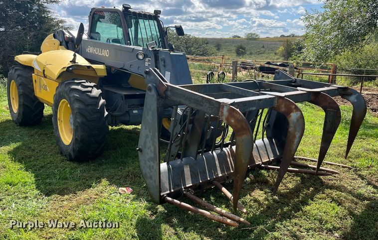 image for item DP2069 2000 New Holland LM430  telehandler