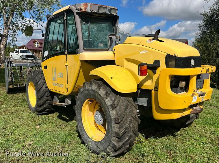 image for item DP2069 2000 New Holland LM430  telehandler