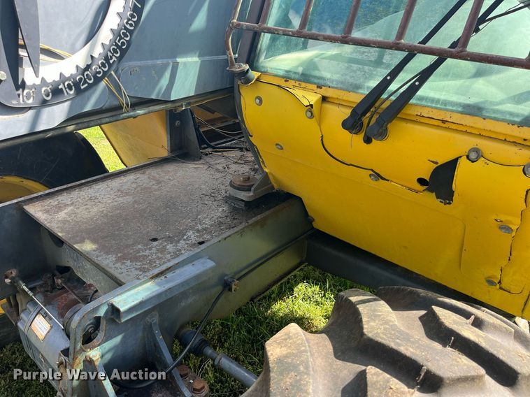 image for item DP2069 2000 New Holland LM430  telehandler