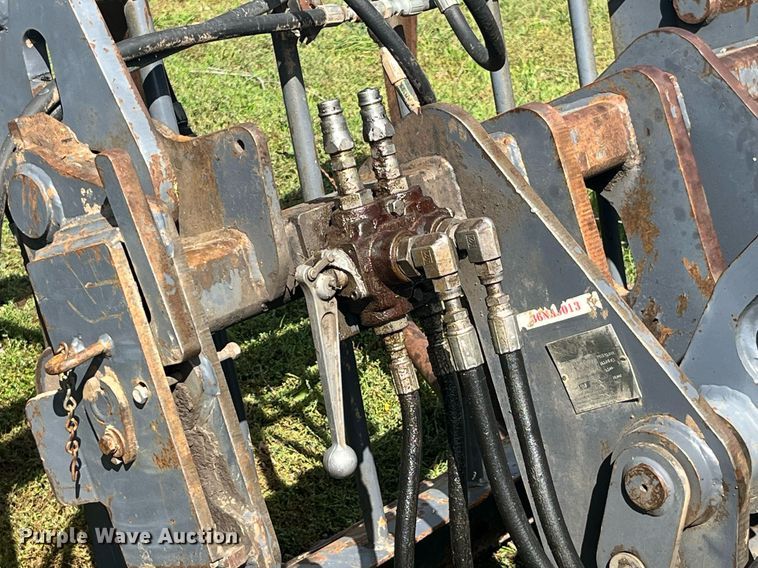 image for item DP2069 2000 New Holland LM430  telehandler