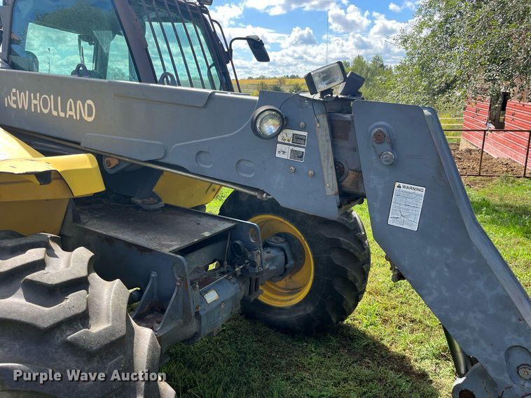 image for item DP2069 2000 New Holland LM430  telehandler