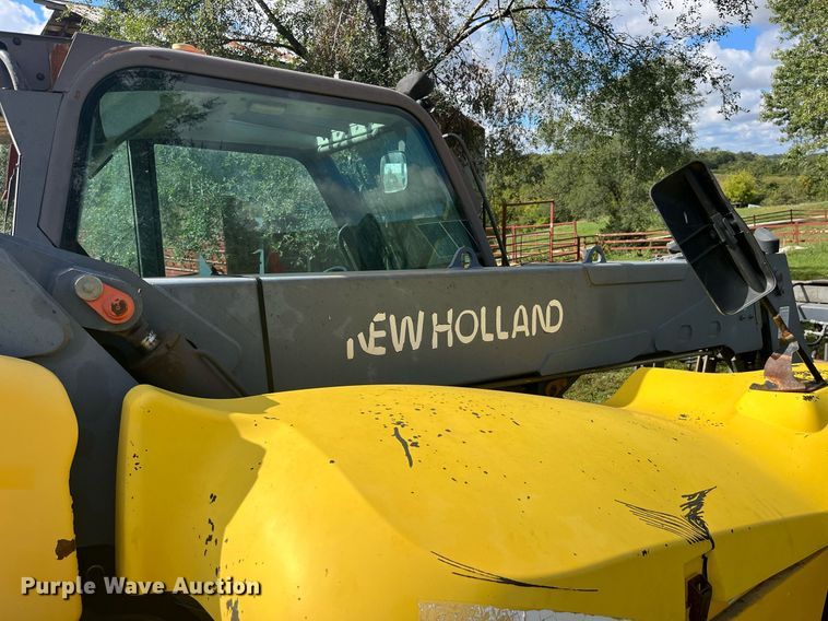 image for item DP2069 2000 New Holland LM430  telehandler